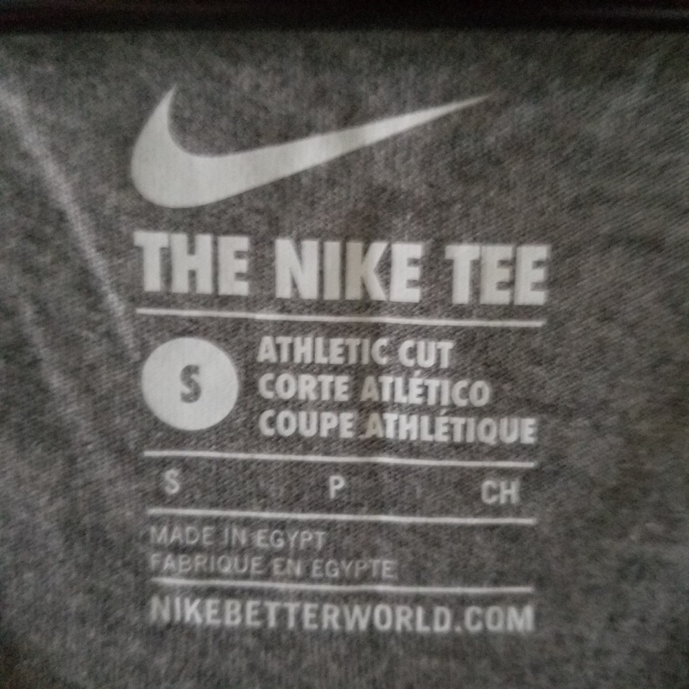 NWT Women's Nike Graphic Tee Size S - Picture 7 of 7